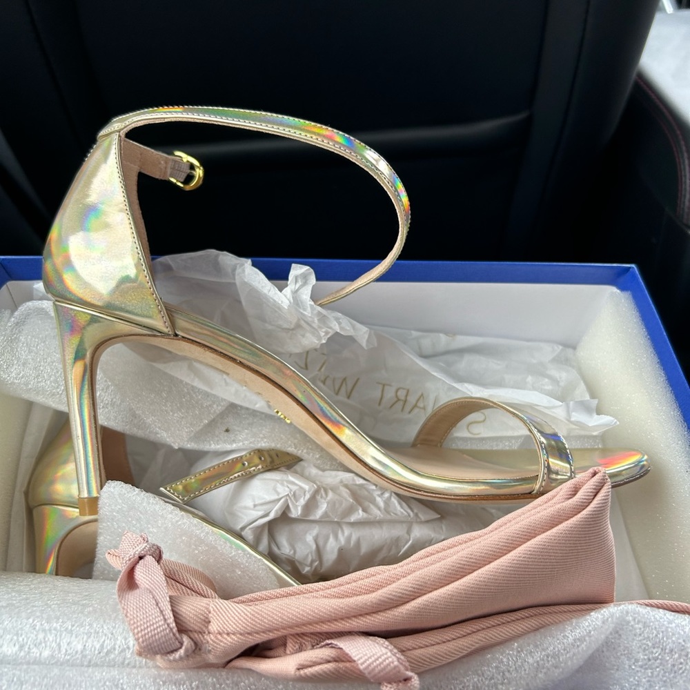 NIB Stuart Weitzman Hologram heel